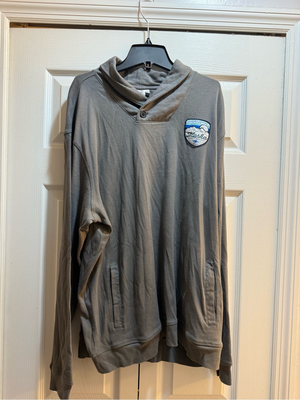 Men's XL Disney Cruise Line Alaskan pullover